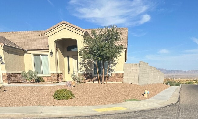 5270 Eagle View Rd in Kingman, AZ - Building Photo - Building Photo