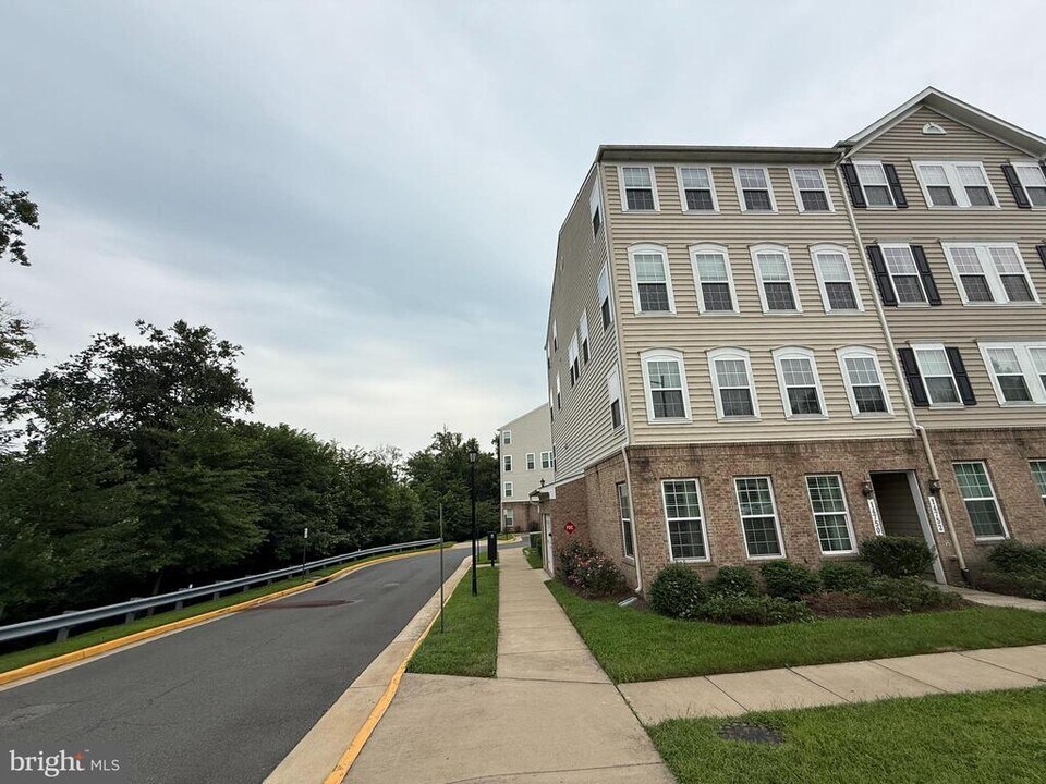 14752 Malloy Ct in Woodbridge, VA - Building Photo