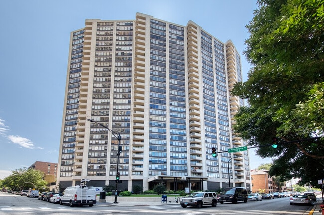 property at 3930 N Pine Grove Ave