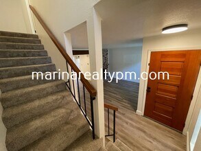 886 Redwood Ct in Crockett, CA - Building Photo - Building Photo