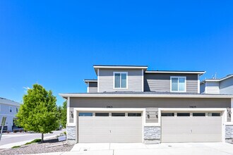 23621 E 5th Dr in Aurora, CO - Building Photo - Building Photo