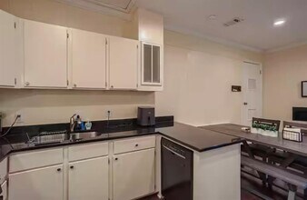 8605 Rockwood Ln in Austin, TX - Building Photo - Building Photo