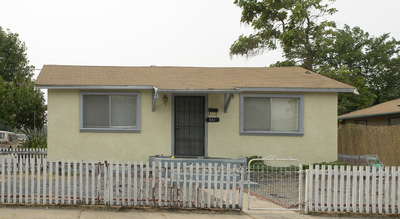 501 W 16th St in Antioch, CA - Building Photo