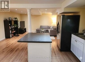 5854 Delle Donne Dr in Mississauga, ON - Building Photo - Building Photo