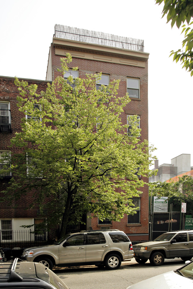 275 E 7th St in New York, NY - Foto de edificio - Building Photo