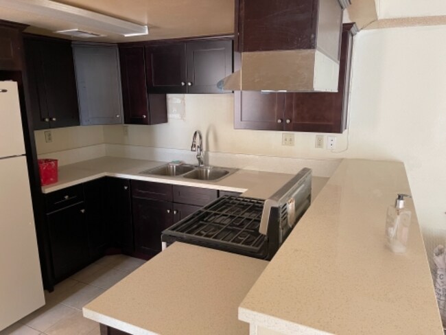 343 W Lomita Ave in Glendale, CA - Building Photo - Building Photo