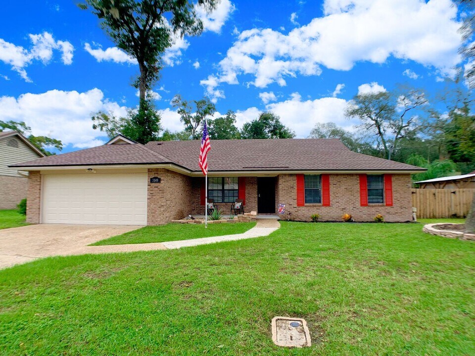 3149 Lakeside Villa Rd in Orange Park, FL - Building Photo