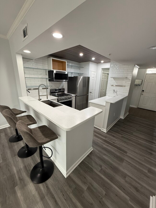 405 W 7th St, Unit 312 in Charlotte, NC - Building Photo - Building Photo