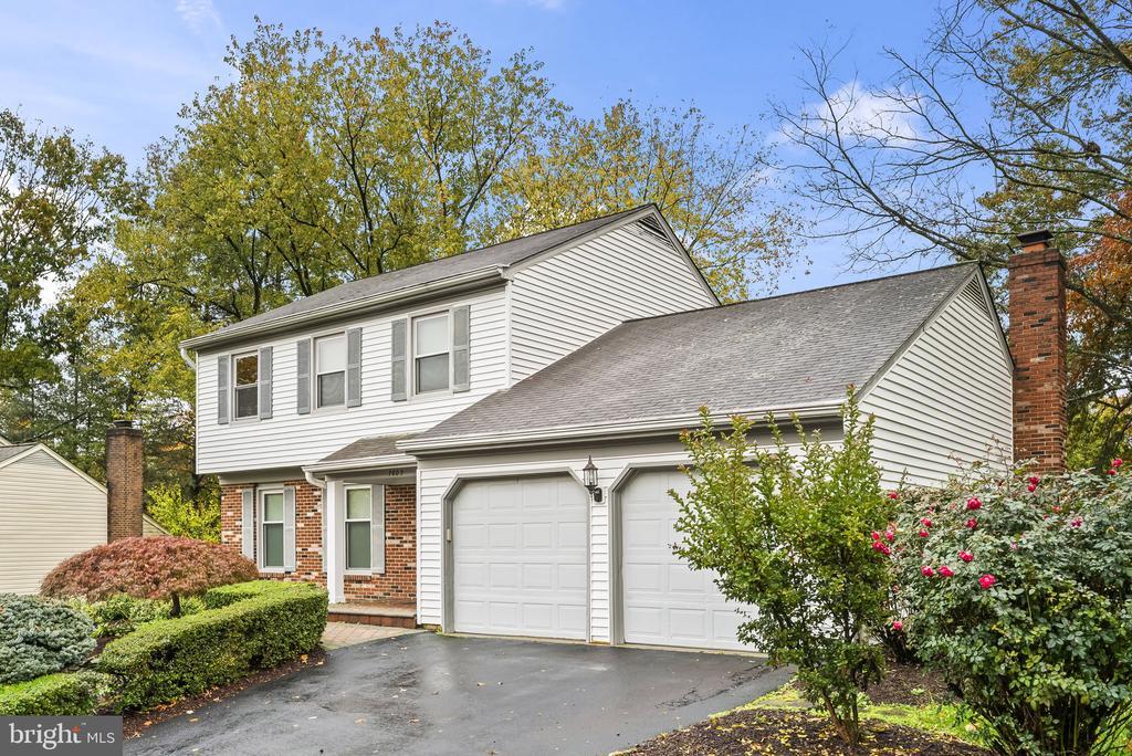 7603 Woodstown Dr in Springfield, VA - Building Photo