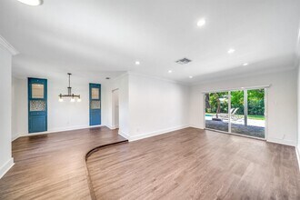 7491 NW 11th Pl in Plantation, FL - Building Photo - Building Photo