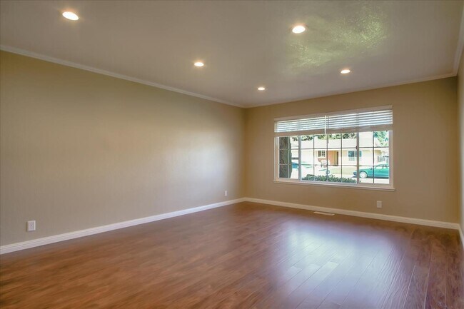 35003 Roberts St in Union City, CA - Building Photo - Building Photo