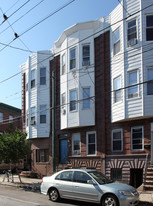 720-730 Tasker St in Philadelphia, PA - Building Photo