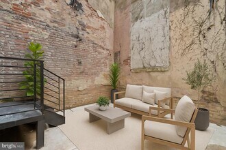 1432 Ogden St in Philadelphia, PA - Foto de edificio - Building Photo