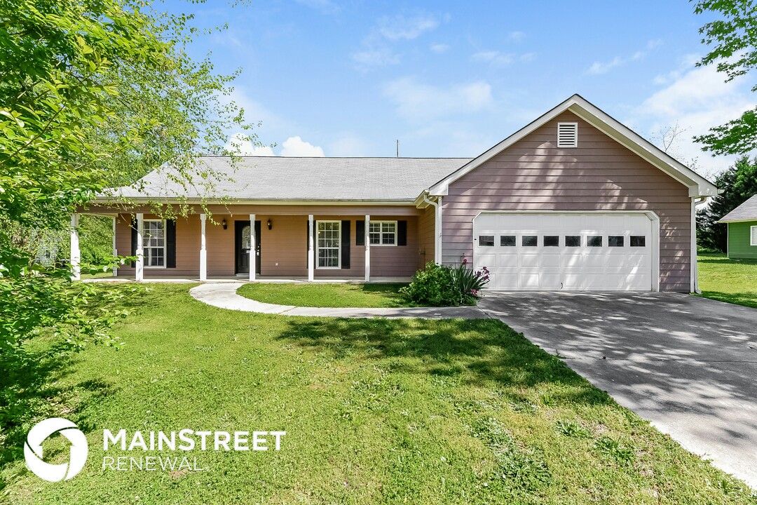 215 Ashton Dr in Covington, GA - Building Photo
