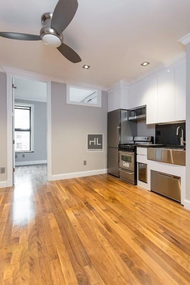 East 116th Street, Unit 3C in New York, NY - Building Photo - Building Photo