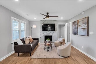 3910 Clairmont Rd in Chamblee, GA - Building Photo - Building Photo