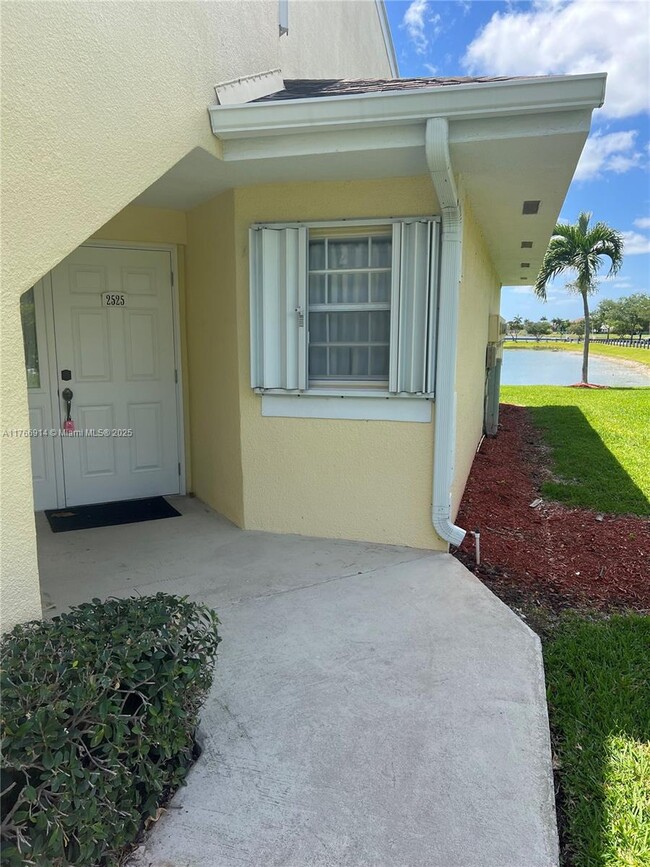 2525 SE 19th Pl in Homestead, FL - Building Photo - Building Photo