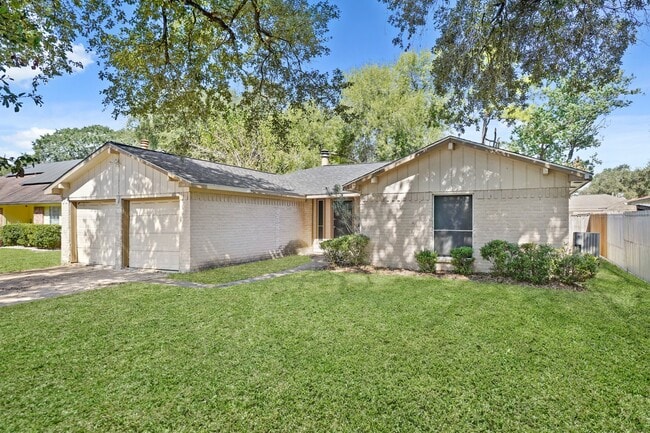 13923 Ludgate Pass in Houston, TX - Building Photo - Building Photo