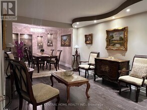 7825 Bayview Ave in Markham, ON - Building Photo - Building Photo