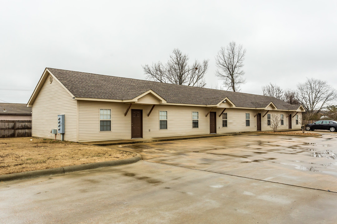 Cotton 8 in Jonesboro, AR - Building Photo