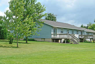 330 Hillside Cir in Baldwin, WI - Building Photo - Building Photo