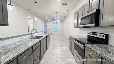 1102 N 7th St in Wolfforth, TX - Building Photo - Building Photo