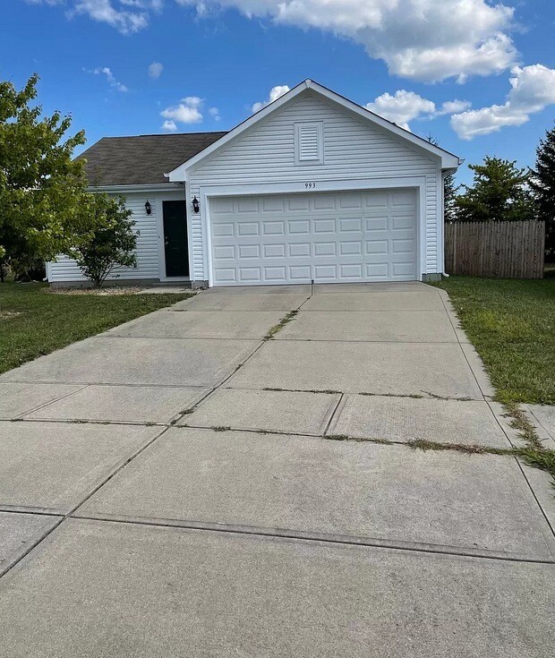 993 Curlew Ln Rentals in Greenwood, IN