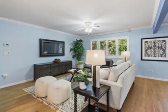 2405 Temple Dr in Davis, CA - Building Photo - Building Photo