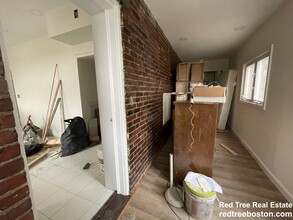 16 Copenger St, Unit 2 in Roxbury Crossing, MA - Building Photo - Building Photo