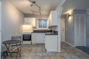 219 Fox Run Ln in Carmel, NY - Building Photo