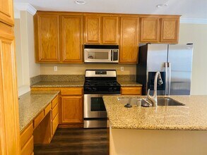 3742 Mykonos Ln in San Diego, CA - Foto de edificio - Building Photo