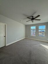 12976 Jk Ojha St in Farmers Branch, TX - Foto de edificio - Building Photo