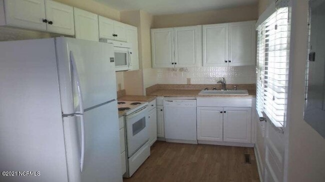 property at 903 N 20th St
