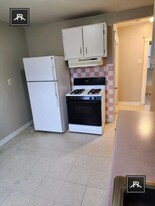 8 Woodside Ave in Boston, MA - Building Photo
