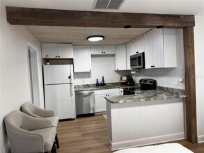 3008 Hillview St in Sarasota, FL - Building Photo - Building Photo