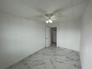 3211 SW 44th St in Fort Lauderdale, FL - Building Photo - Building Photo
