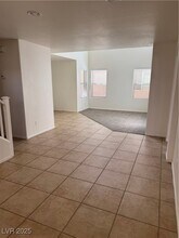 7553 Virginia Dale St in Las Vegas, NV - Building Photo - Building Photo