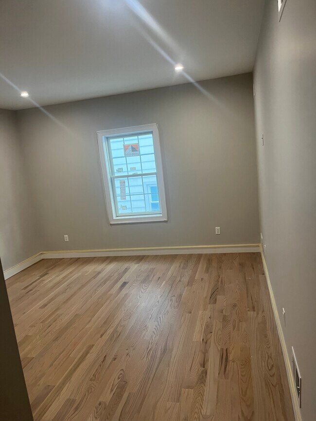 671 Forest St, Unit 671 in Kearny, NJ - Foto de edificio - Building Photo