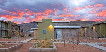 Azotea Apartments 62+ in Alamogordo, NM - Foto de edificio - Building Photo