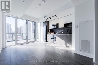 5-1015 Defries St in Toronto, ON - Building Photo - Building Photo
