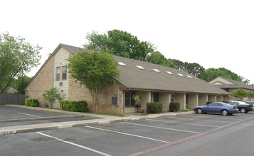 Rogers Landing in Arlington, TX - Building Photo - Building Photo