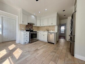 5 Sycamore St in Norwalk, CT - Building Photo - Building Photo