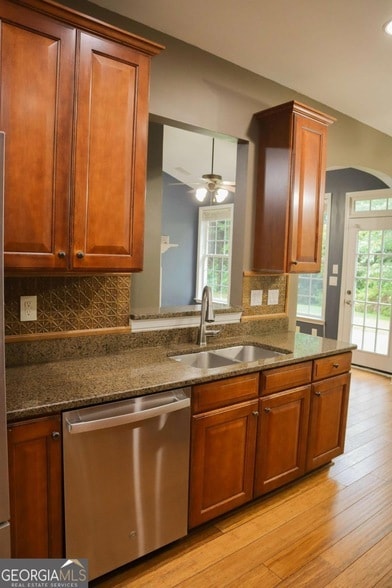 property at 1526 Lechemin Dr