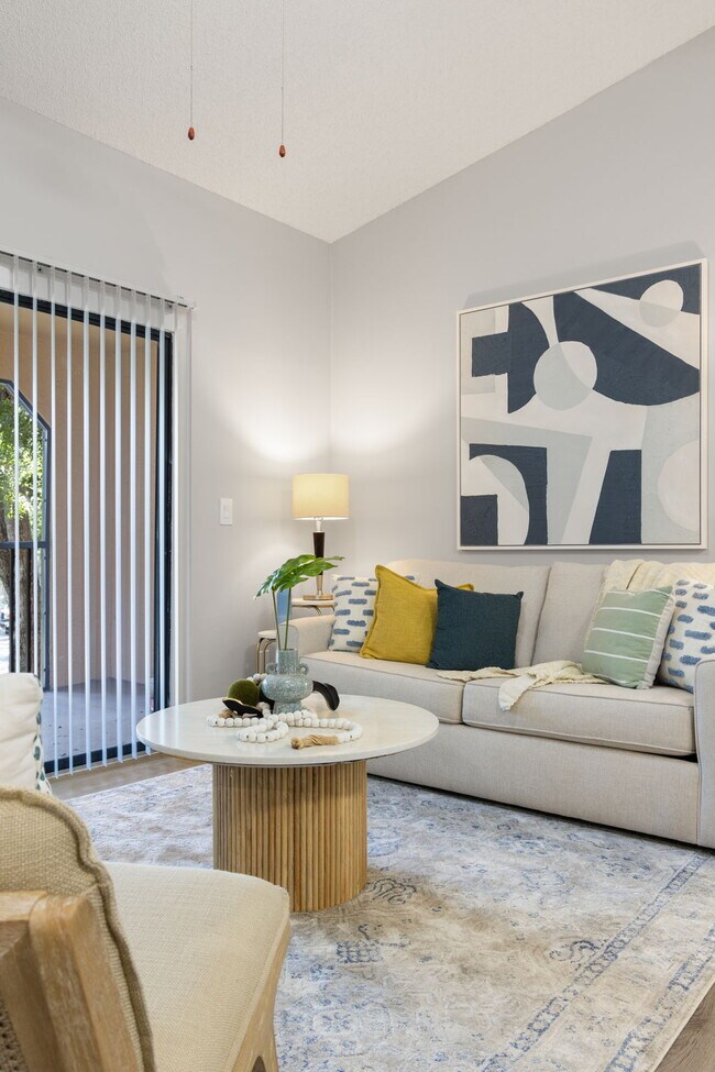 Oasis Naples in Naples, FL - Foto de edificio - Building Photo