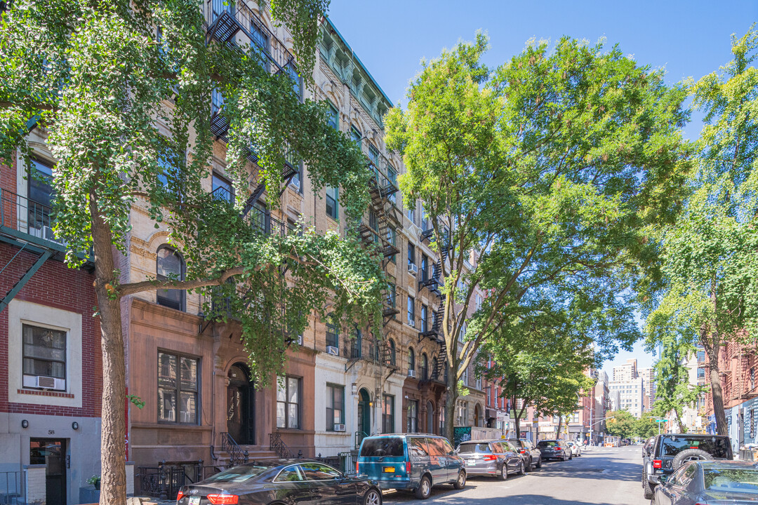 51 St Marks Pl in New York, NY - Foto de edificio