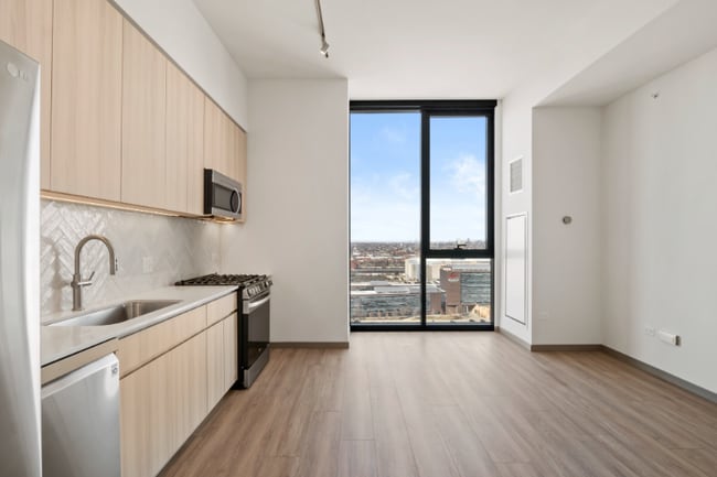 property at 559 S Damen Ave