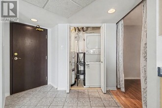 310 Central Park Dr in Ottawa, ON - Building Photo - Building Photo