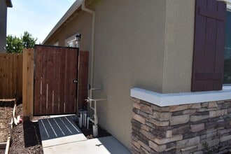 4284 Lasalle Dr in Merced, CA - Foto de edificio - Building Photo