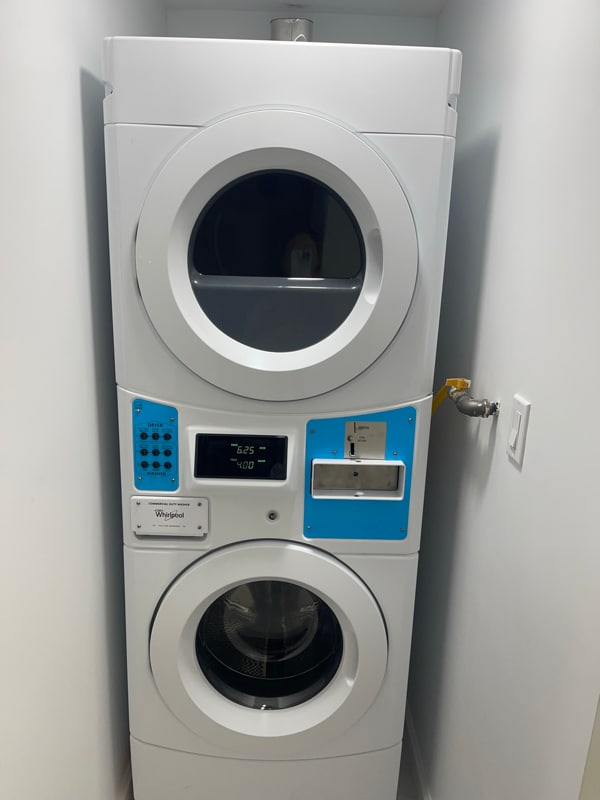 31-69 30th St in Queens, NY - Foto de edificio - Building Photo