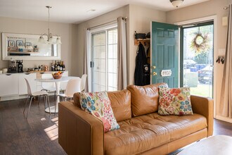 4402 Vesper Cir in Palmyra, NJ - Foto de edificio - Building Photo